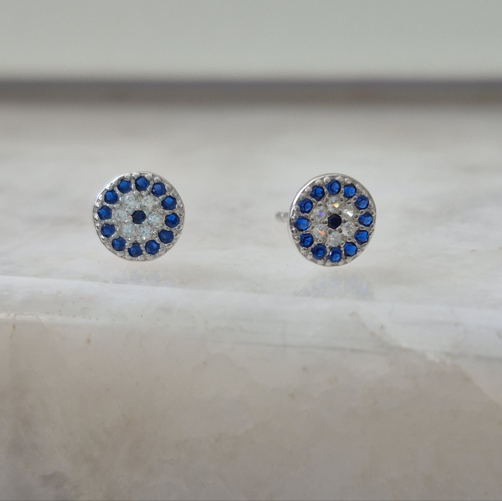 SOLD Mini Earring - Picture 3 of 3